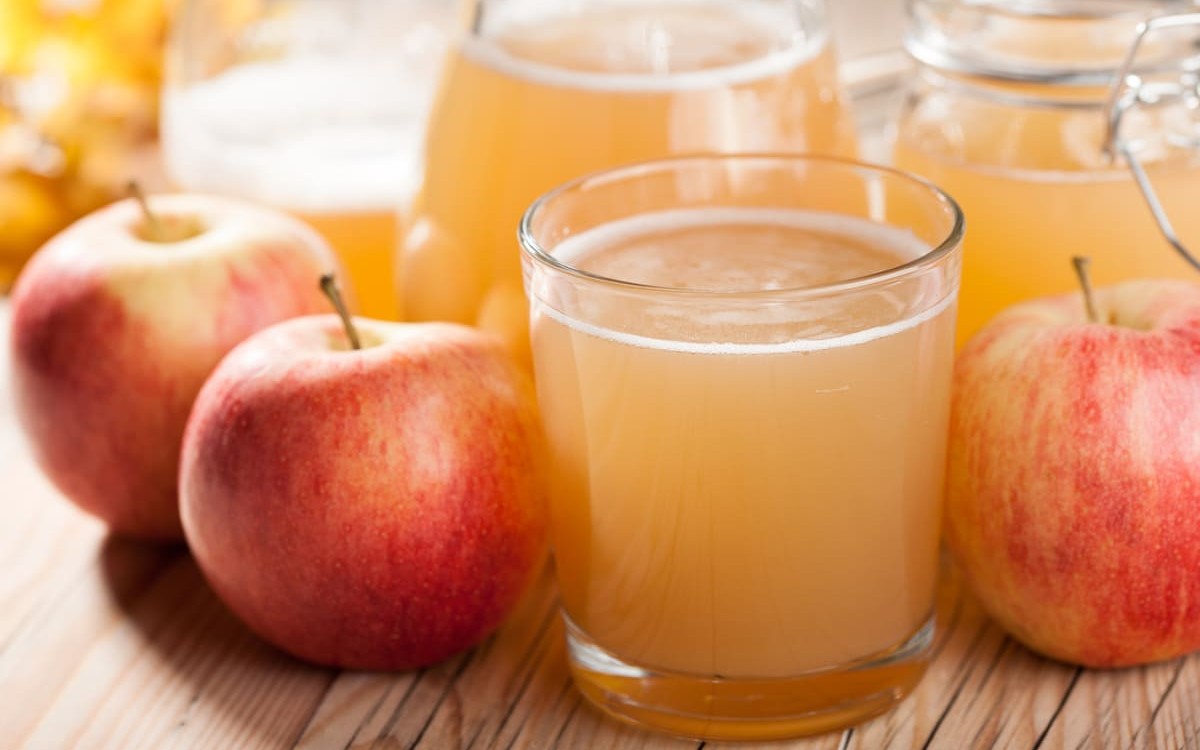 Jinsi ya kutengeneza juisi ya “apple” 