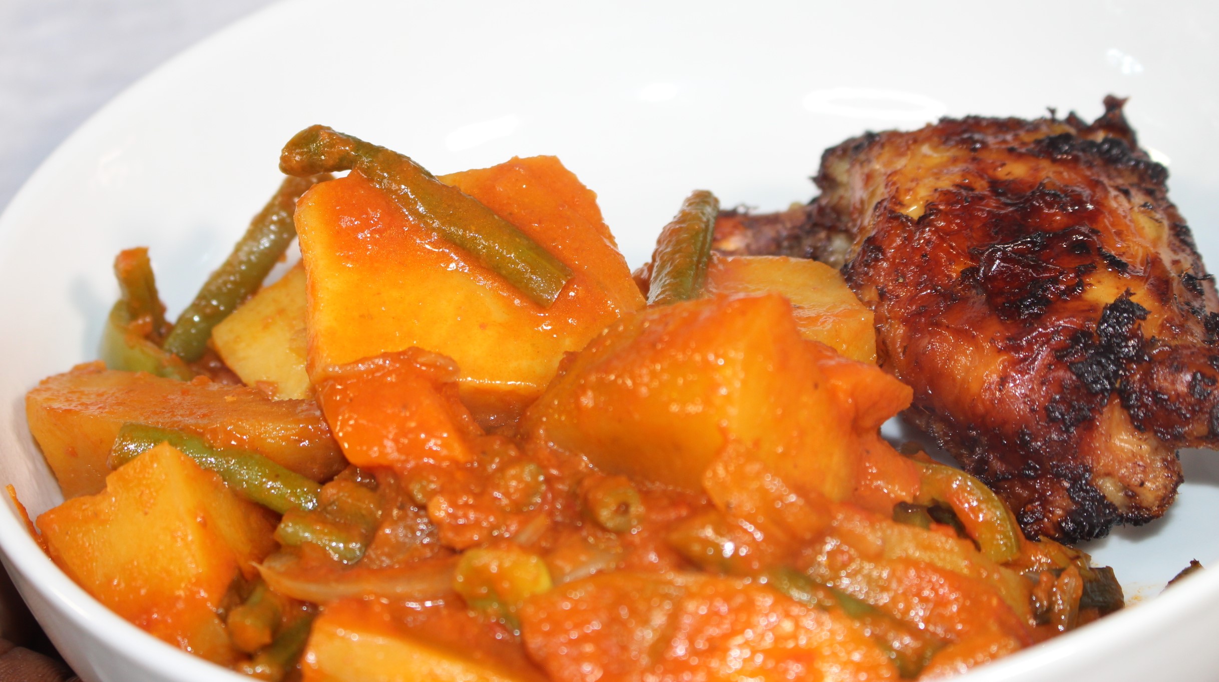 Hapo vipi? Rosti ya viazi vitamu na kuku choma