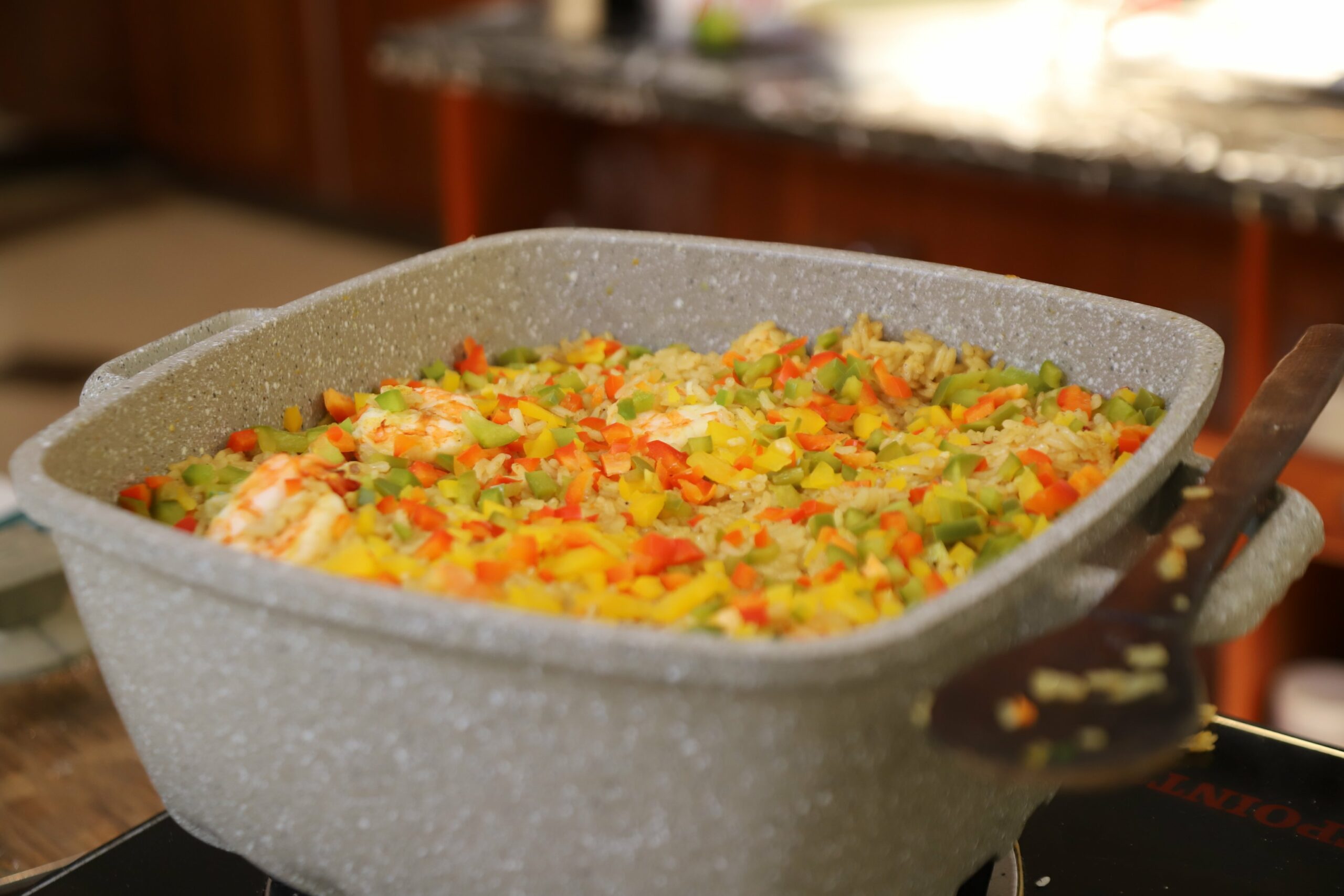 Jinsi ya kupika pilau la prawns (kamba)
