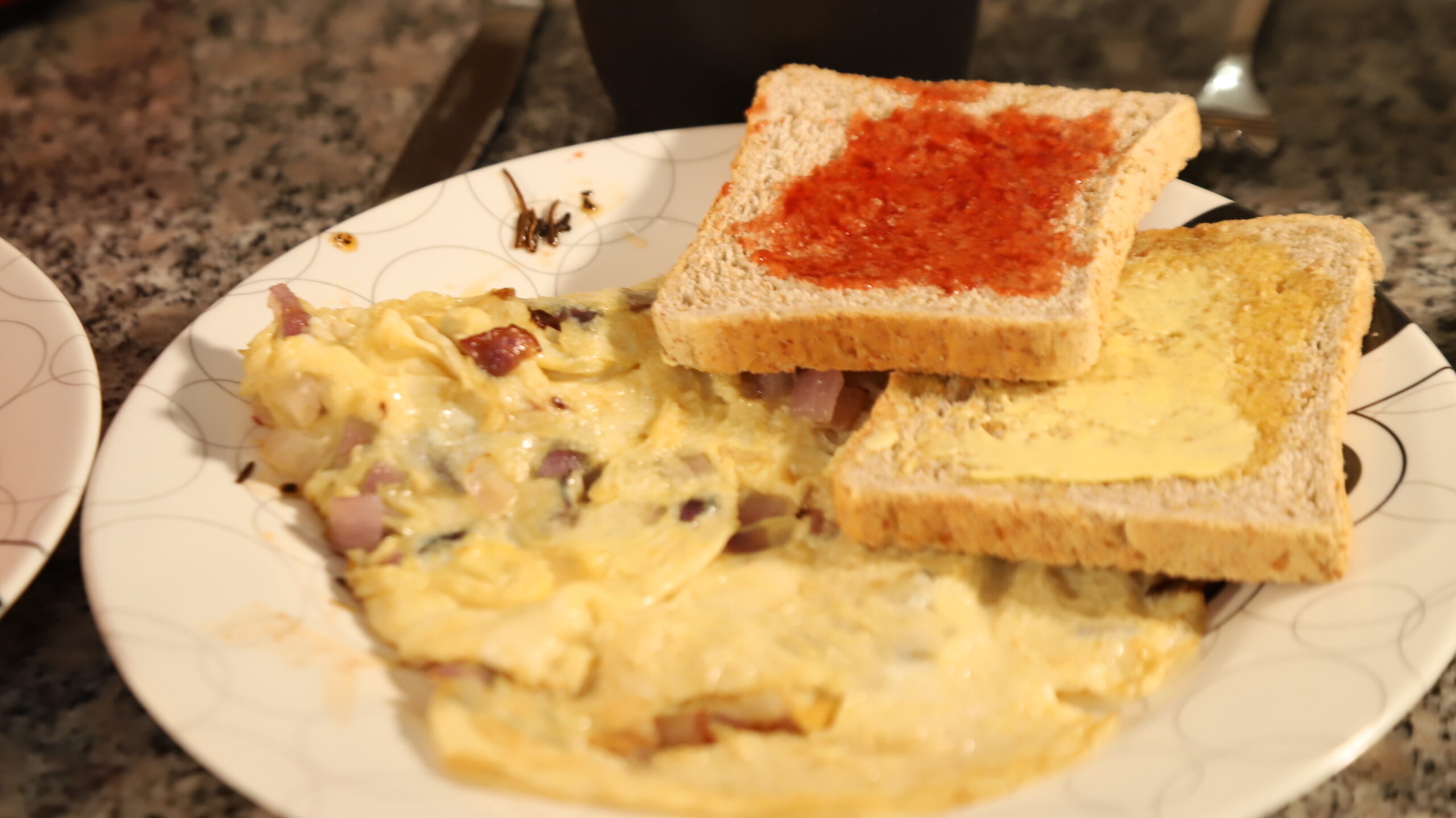 Jinsi ya kuandaa ‘omelett’, toasted bread na chai ya maziwa