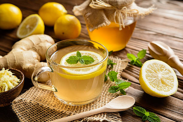Jinsi ya kuandaa chai ya asali, limao na tangawizi