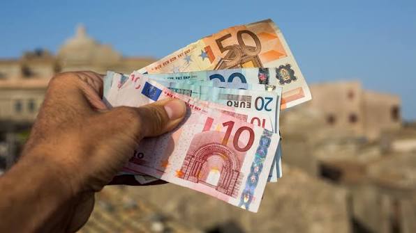 Euro yaendelea kushuka, Dola yabaki tulivu Juni 23